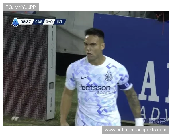 劳塔罗面对密集防守仍然轻松突破 劳塔罗面对密集防守仍然轻松突破